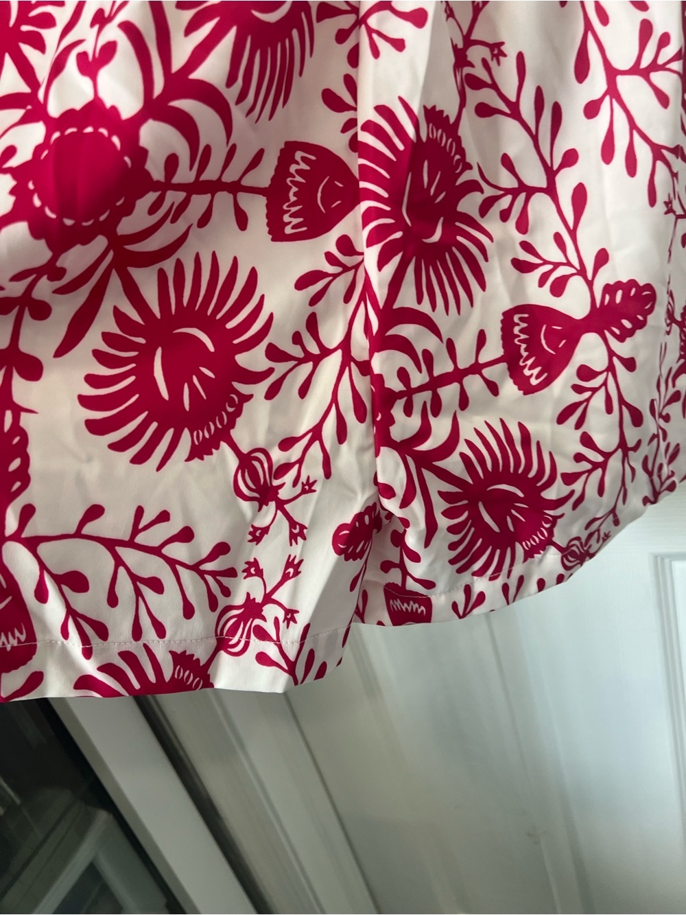 White and Fuchsia Floral V-Neck Short Dress Perfect condition!!! - Picture 4 of 5